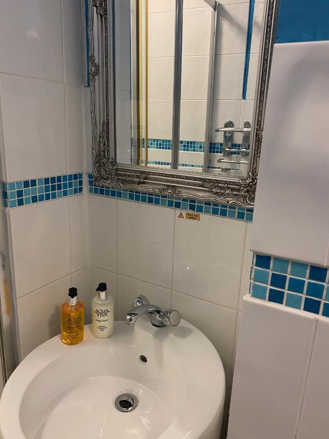 New Quay The White House Hotel מראה חיצוני תמונה